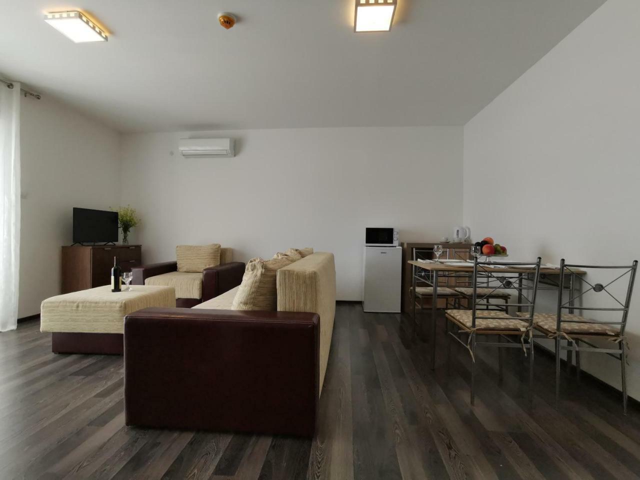 Apartments Apple Cat Montenegro Ko Bijela Dış mekan fotoğraf